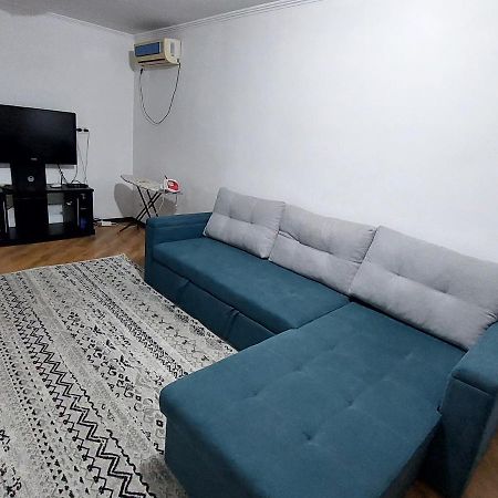 Apartment On Toktogula Bishkek Exterior foto